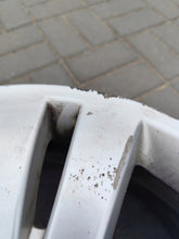 Load image into Gallery viewer, 1x Alufelge 17 Zoll 7.5" 5x112 47ET Glanz Silber A2044010402 Mercedes-Benz FEL8052368077ao