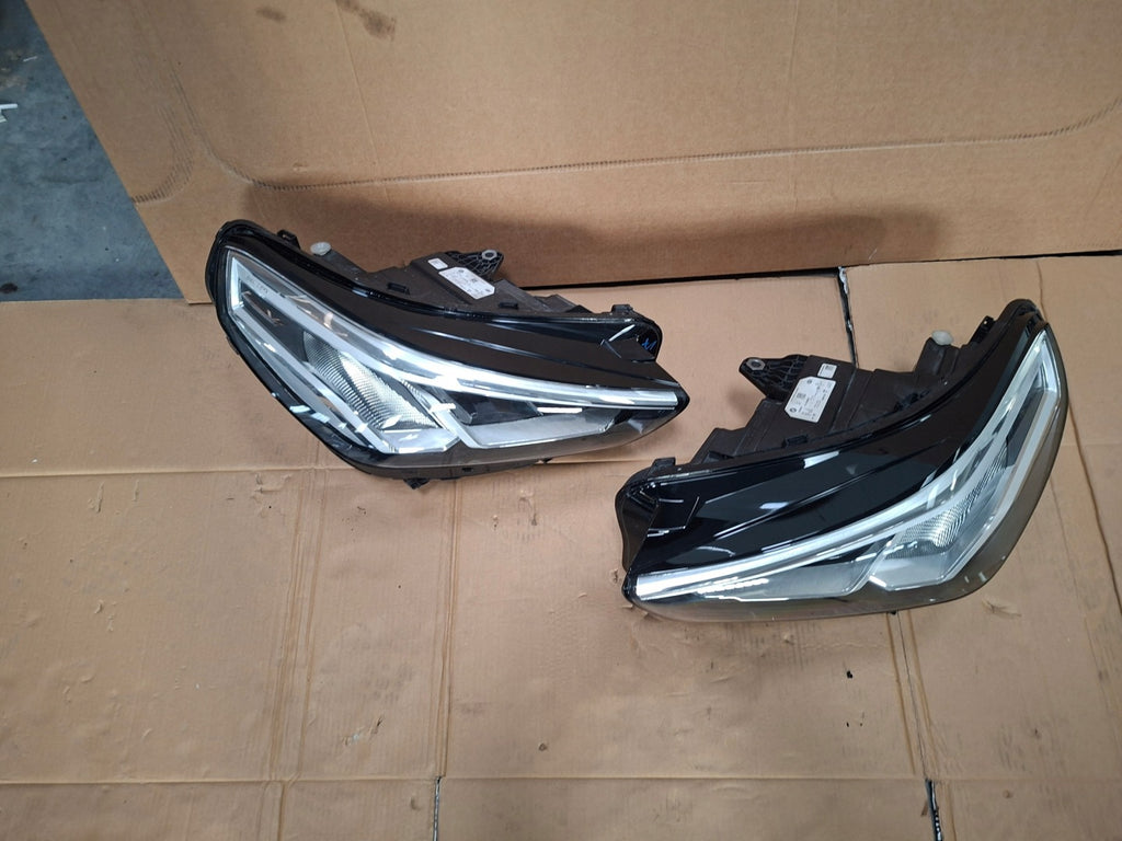 Frontscheinwerfer BMW X1 5A5BD44-03 5A9A221-01 Ein Satz Scheinwerfer Headlight SCH3437850325ma