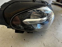Laden Sie das Bild in den Galerie-Viewer, Frontscheinwerfer BMW 5 F11 F10 A8731713211 Rechts Scheinwerfer Headlight SCH3195866441cz