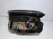 Laden Sie das Bild in den Galerie-Viewer, Frontscheinwerfer Skoda 5LB941010 Rechts Scheinwerfer Headlight SCH9981154311gg