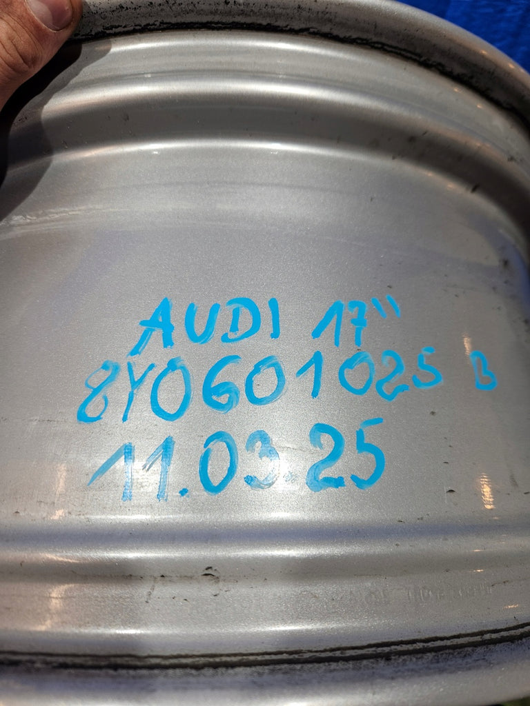 1x Alufelge 17 Zoll 8.0" 5x112 8Y0601025E Audi A3 Rim Wheel FEL3514989600sf