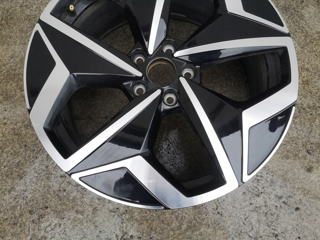 1x Alufelge 19 Zoll 7.5" 5x112 50ET 10A601025B VW Id.3 Rim Wheel FEL7470204125ed