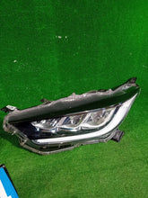 Load image into Gallery viewer, Frontscheinwerfer Toyota Yaris Full LED Links Scheinwerfer Headlight SCH8761323515fy