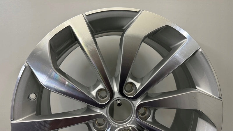 1x Alufelge 17 Zoll 7.0" 5x112 45ET Glanz Silber 2GA601025AC VW T-Roc Rim Wheel FEL4983111678de