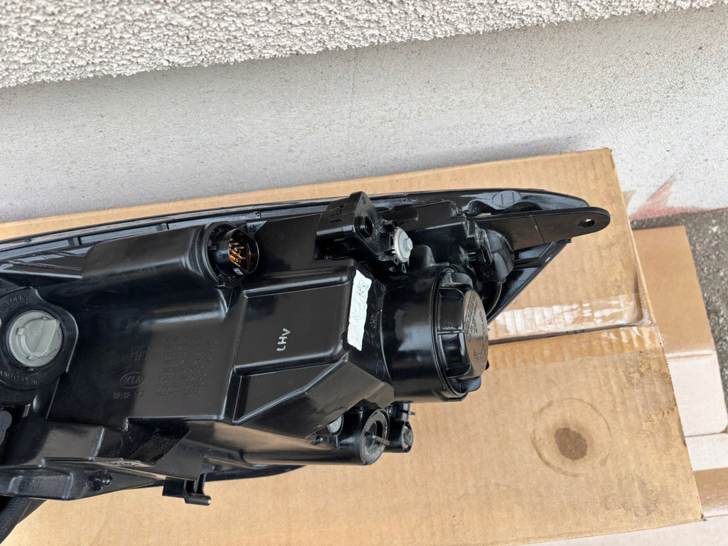 Frontscheinwerfer Kia Picanto 92102-1Y311 Rechts Scheinwerfer Headlight SCH9301205875vv