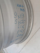 Load image into Gallery viewer, 1x Alufelge 19 Zoll 9.0" 5x120 18ET 6858873 BMW Rim Wheel FEL7083901431kd