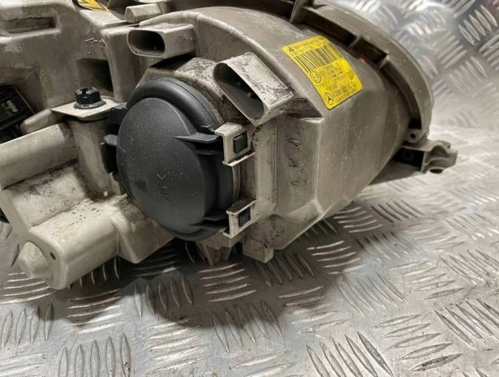 Frontscheinwerfer Mercedes-Benz W203 A2038203559 Xenon Rechts Headlight SCH5848248360oh