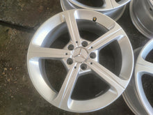 Laden Sie das Bild in den Galerie-Viewer, 4x Alufelge 17 Zoll 6.5" 5x112 44ET Glanz Silber A1774011200 Mercedes-Benz Cla FEL7488682504bk