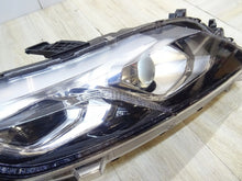Laden Sie das Bild in den Galerie-Viewer, Frontscheinwerfer Mitsubishi Eclipse Cross I W3153R LED Rechts Headlight SCH1612369301vk