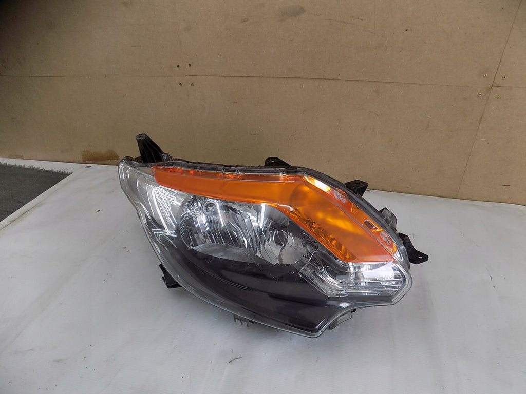Frontscheinwerfer Mitsubishi L200 8301D154 Rechts Scheinwerfer Headlight