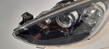 Load image into Gallery viewer, Frontscheinwerfer Mazda 2 D651-51040 Ein Stück (Rechts oder Links) Headlight