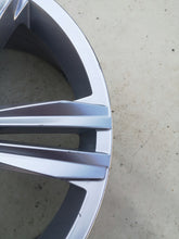 Laden Sie das Bild in den Galerie-Viewer, 1x Alufelge 18 Zoll 7.0" 5x112 43ET Glanz Schwarz 5NA601025AQ VW Tiguan FEL2874941059ak