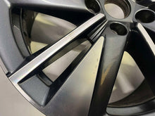 Laden Sie das Bild in den Galerie-Viewer, 1x Alufelge 17 Zoll 7.0&quot; 5x112 45ET Glanz Graphit 57A601025AA Mg Karoq Rim Wheel