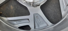 Load image into Gallery viewer, 1x Alufelge 15 Zoll 6.0&quot; 4x100 48ET Glanz Silber 52910-K7100 Hyundai Rim Wheel