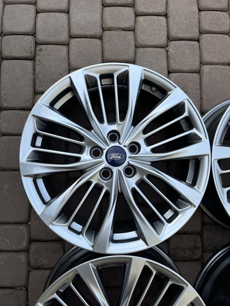 4x Alufelge 18 Zoll 7.5" 5x108 50ET Glanz Grau LV4J-1007-A1A Ford Kuga I FEL4449011613qe
