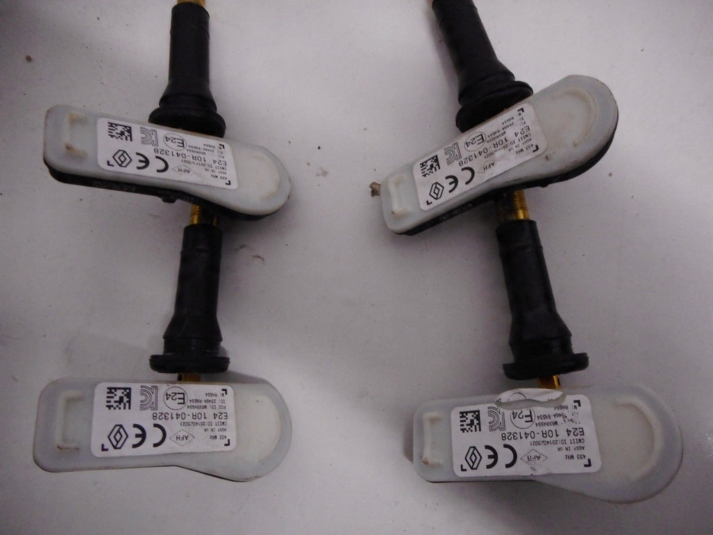 1x Alufelge 17 Zoll 6.0" 5x114.3 50ET MG93459465 Renault Trafic Rim Wheel