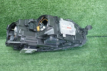 Laden Sie das Bild in den Galerie-Viewer, Frontscheinwerfer Skoda Octavia III 5E1941015B16S Links Scheinwerfer Headlight SCH3880751837bp