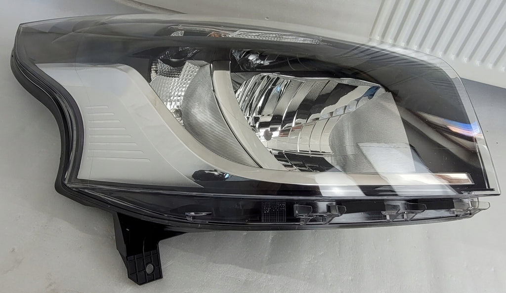 Frontscheinwerfer Renault Trafic III 260109424R Rechts Scheinwerfer Headlight SCH8009580583qg