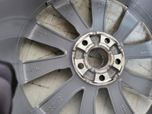 Laden Sie das Bild in den Galerie-Viewer, 1x Alufelge 19 Zoll 8.0&quot; 5x112 45ET Glanz Silber 5LA601025 Skoda Rim Wheel