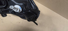 Laden Sie das Bild in den Galerie-Viewer, Frontscheinwerfer Mercedes-Benz Citan W415 A4158202100 Links Headlight SCH5583895321dj