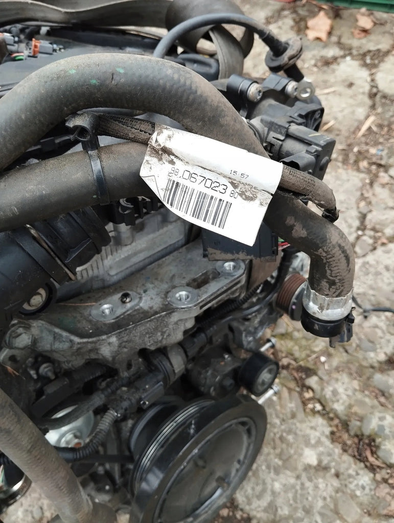 Motor Peugeot 2008 II 308 208 10XT17 HN02 1.2 THP Benzin Engine Unkomplett