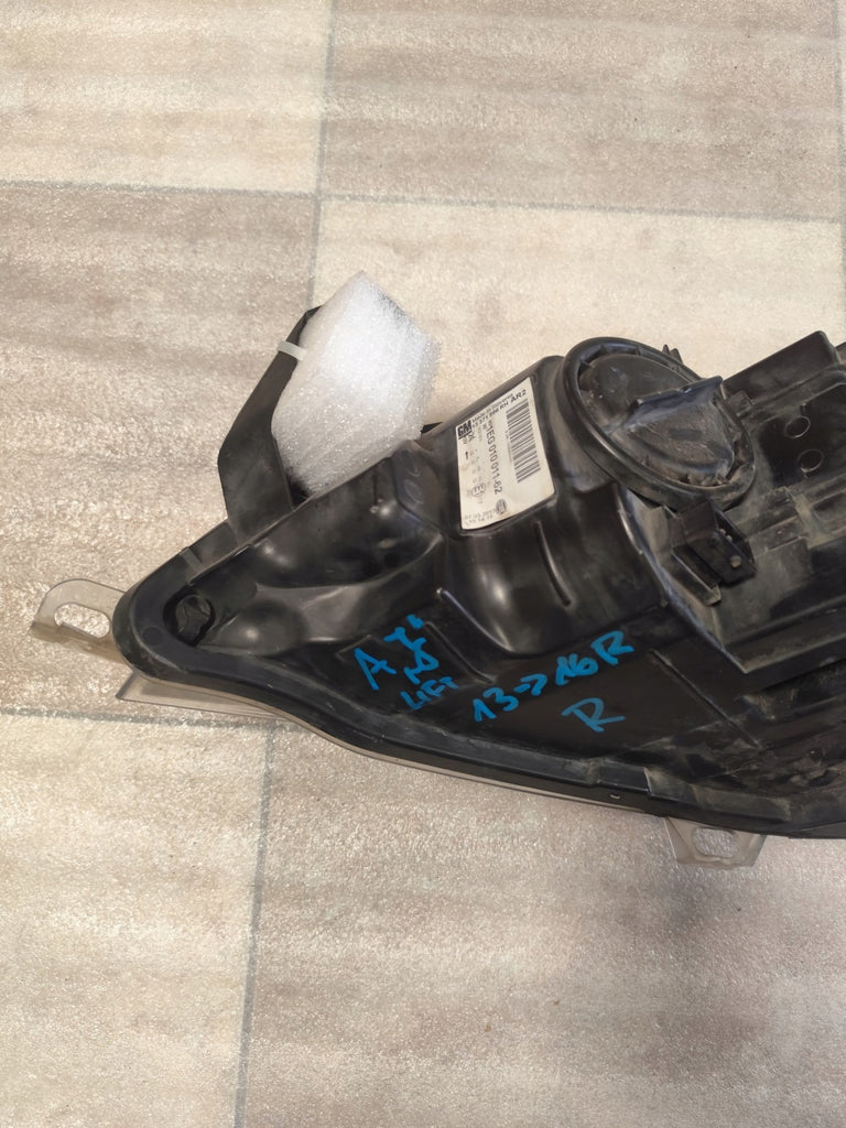 Frontscheinwerfer Opel Astra J 13371596 Rechts Scheinwerfer Headlight SCH3011807505eg