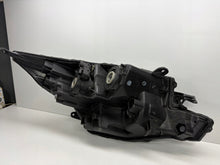 Laden Sie das Bild in den Galerie-Viewer, Frontscheinwerfer Toyota Aygo X 85122000 Rechts Scheinwerfer Headlight SCH9259712221cl