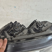 Laden Sie das Bild in den Galerie-Viewer, Frontscheinwerfer Seat Alhambra 7N5941751 Xenon Links Scheinwerfer Headlight SCH1393721665ws