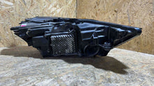 Laden Sie das Bild in den Galerie-Viewer, Frontscheinwerfer Audi C8 4K0941039 LED Ein Stück (Rechts oder Links) Headlight
