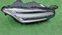 Laden Sie das Bild in den Galerie-Viewer, Frontscheinwerfer Volvo Xc90 32404716 Rechts Scheinwerfer Headlight
