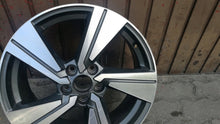 Laden Sie das Bild in den Galerie-Viewer, 1x Alufelge 18 Zoll 7.0" 5x112 45ET Glanz 81A601025G Audi Q2 Mg Rim Wheel FEL1694557641sk