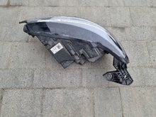 Laden Sie das Bild in den Galerie-Viewer, Frontscheinwerfer Opel Corsa F 354261827 39162659 Rechts Scheinwerfer Headlight SCH9038403921ji