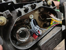 Laden Sie das Bild in den Galerie-Viewer, Frontscheinwerfer Seat Alhambra Sharan 7M3941015AE Xenon Links Headlight