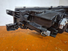 Laden Sie das Bild in den Galerie-Viewer, Frontscheinwerfer Toyota Hilux VIII 81110-0KU80 Rechts Scheinwerfer Headlight SCH6939641873cr