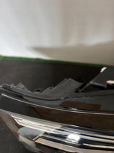 Laden Sie das Bild in den Galerie-Viewer, Frontscheinwerfer Audi A6 C8 4K0941039C LED Ein Stück (Rechts oder Links) SCH3120973793ms