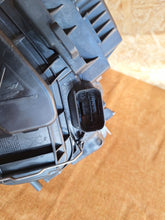 Load image into Gallery viewer, Frontscheinwerfer BMW 1 E88 E81 E82 E87 90004814 Xenon Rechts Headlight