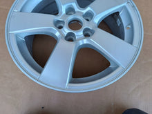 Laden Sie das Bild in den Galerie-Viewer, 1x Alufelge 16 Zoll 6.5&quot; 5x105 39ET Chevrolet Cruze Rim Wheel