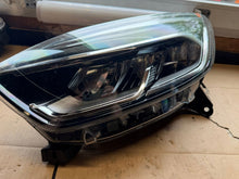 Laden Sie das Bild in den Galerie-Viewer, Frontscheinwerfer Renault Captur 260606152R Links Scheinwerfer Headlight SCH3032490828ju