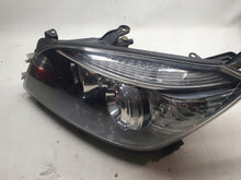 Laden Sie das Bild in den Galerie-Viewer, Frontscheinwerfer Toyota III Ein Stück (Rechts oder Links) Headlight SCH2579209798pb