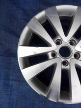 Laden Sie das Bild in den Galerie-Viewer, 1x Alufelge 17 Zoll 7.0&quot; 5x112 54ET 5K0601025 VW Golf Vi Rim Wheel