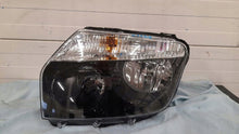 Laden Sie das Bild in den Galerie-Viewer, Frontscheinwerfer Dacia Duster 260605370R Vorderseite Scheinwerfer Headlight