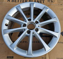 Laden Sie das Bild in den Galerie-Viewer, 1x Alufelge 17 Zoll 6.5" 5x112 44ET Glanz A1774010300 Mercedes-Benz W177 FEL6209779370ww