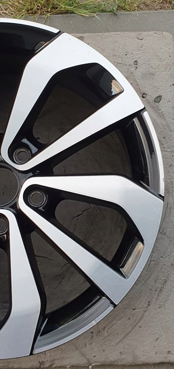 1x Alufelge 17 Zoll 7.0" 5x112 45ET Glanz Schwarz 2GA601025AG VW T-Roc Troc FEL4668851857gg