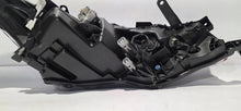 Laden Sie das Bild in den Galerie-Viewer, Frontscheinwerfer Toyota Corolla 81150-02L70 Laser Links Scheinwerfer Headlight SCH5144334589cn