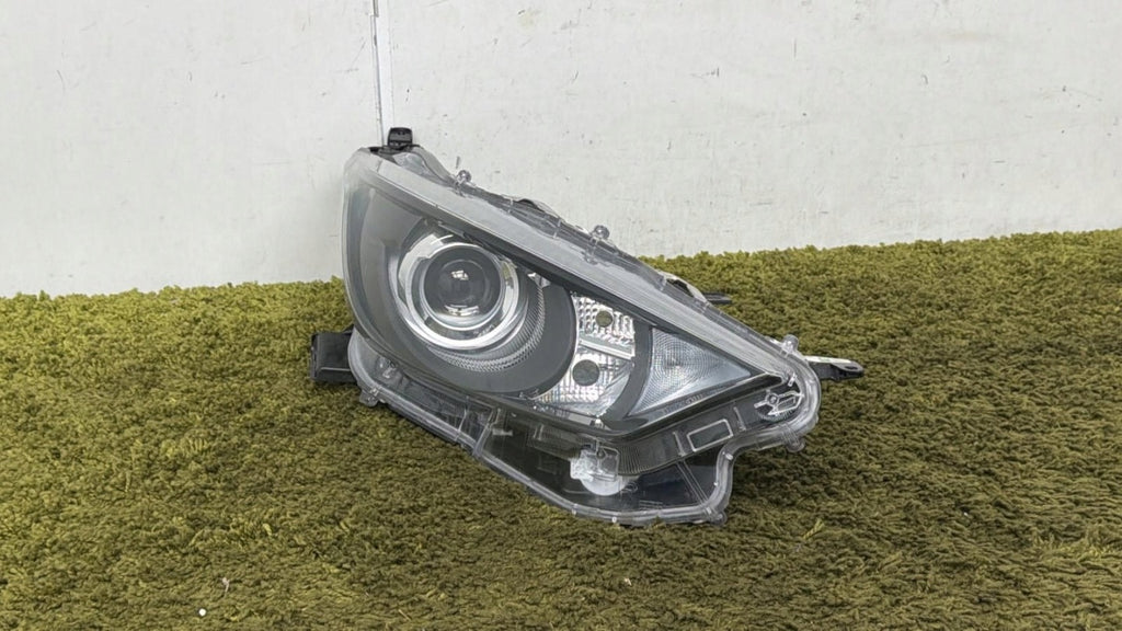 Frontscheinwerfer Toyota IV Yaris LED Rechts Scheinwerfer Headlight SCH1511446562yn