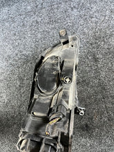 Laden Sie das Bild in den Galerie-Viewer, Frontscheinwerfer VW Passat 3C0941751G Bi-Xenon Links Scheinwerfer Headlight