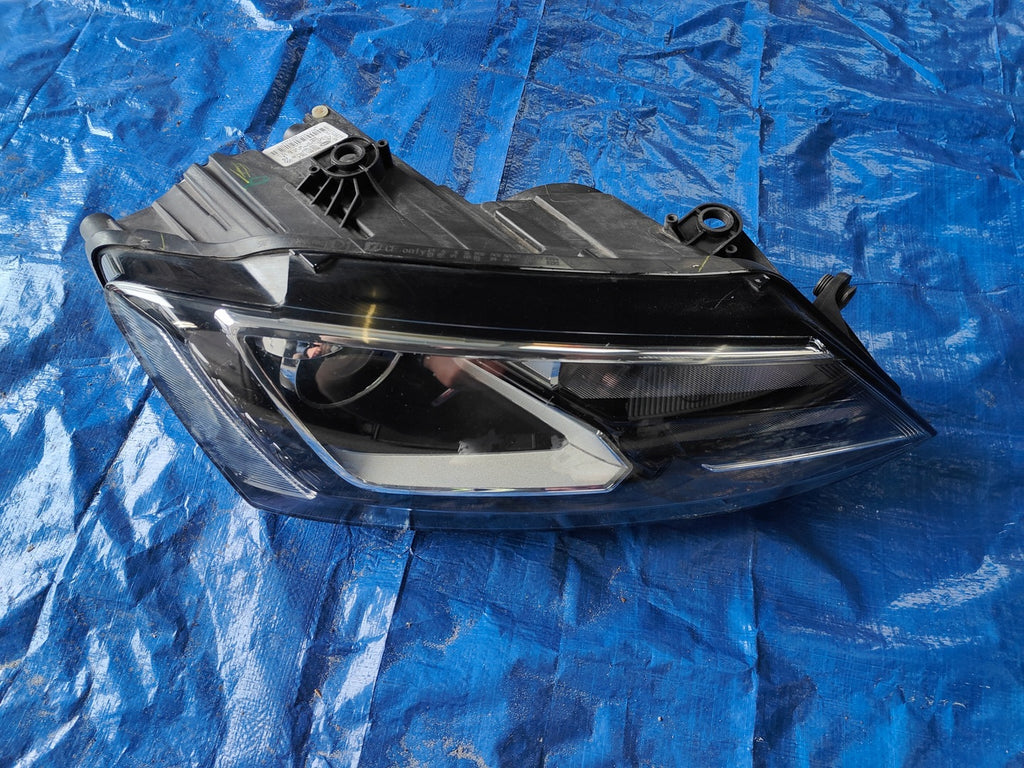 Frontscheinwerfer VW Jetta 5C7941752E 1ZS011192-02 LED Rechts Headlight