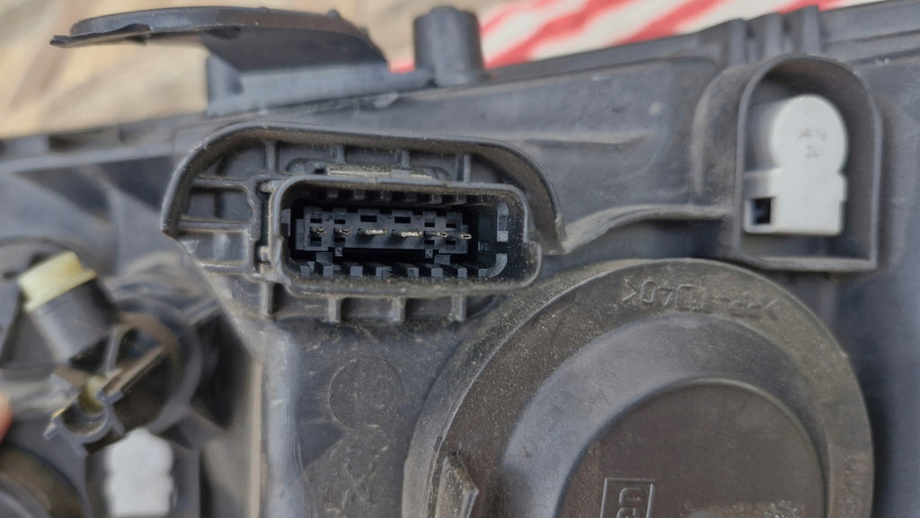 Frontscheinwerfer Dacia Sandero Logan II 260103529R Rechts Headlight SCH4314809858hr