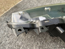 Laden Sie das Bild in den Galerie-Viewer, Frontscheinwerfer Toyota Auris 90070909 8111002K30 Rechts Scheinwerfer Headlight SCH3015425764zi