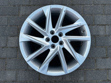 Laden Sie das Bild in den Galerie-Viewer, 1x Alufelge 17 Zoll 7.0" 5x100 51ET Glanz Silber 6F0601025 Seat I Ibiza V FEL8302178267zc